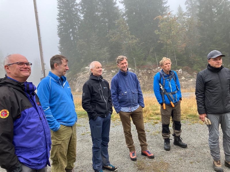 Denne fine gjengen skal inn i Grønntjernløypa og bygge bru: Trond Urdal, Trond Faanes, Lars Petter Fjeld, Ole Andreas Flagstad, Arne Bergan Andersen og Pål Heldrup Rasmussen. Foto: Trond Urdal