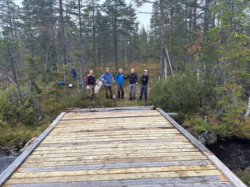 Fornøyd arbeidslag – vi takker for innsatsen! Trond Faanes, Ole Andreas Flagstad, Arne Bergand Andersen, Pål Heldrup Rasmussen og Lars Petter Fjeld. Foto: Trond Urdal