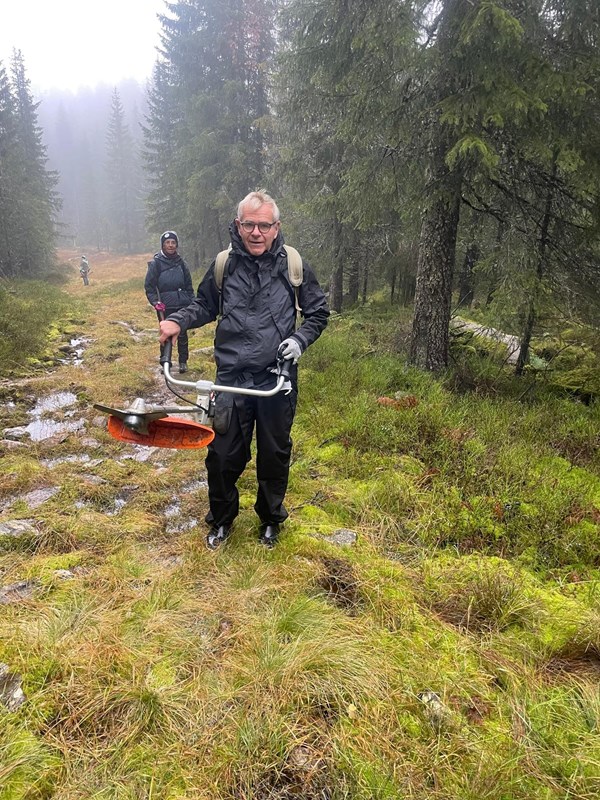 Terje Osmundsen med tung redskap i Formoløypa.